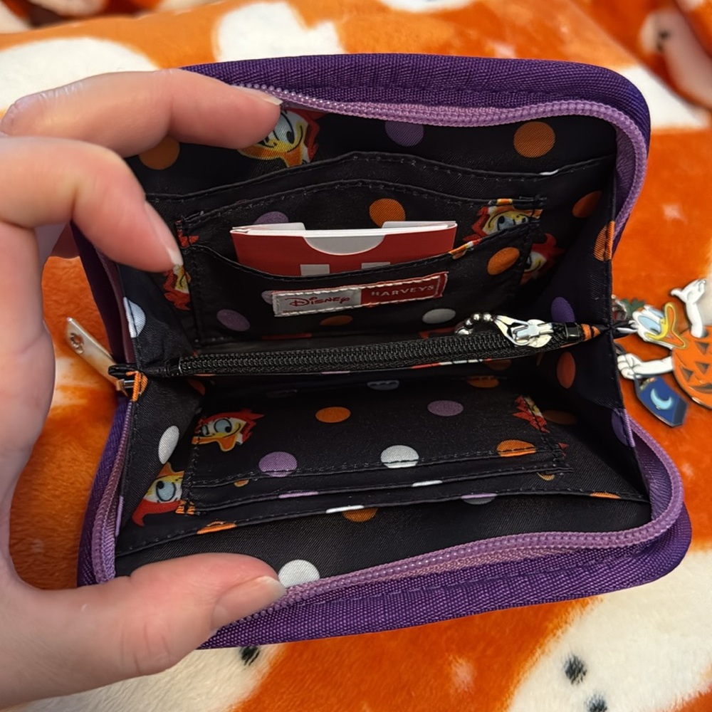 Disney Harvey’s halloween Donald Duck fun size Wallet - Picture 6 of 7